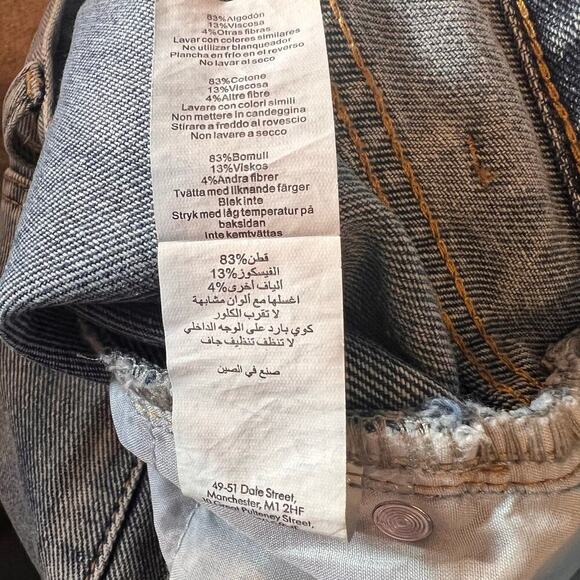 Pretty Little Thing Women Split Hem High Rise Vintage Wash Blue Jeans Size 6 - Picture 8 of 9